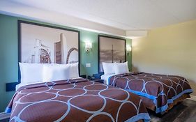 Super 8 By Wyndham Toronto East On